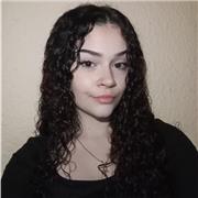 Titulada en personas en situación de dependencia, muy paciente y activa